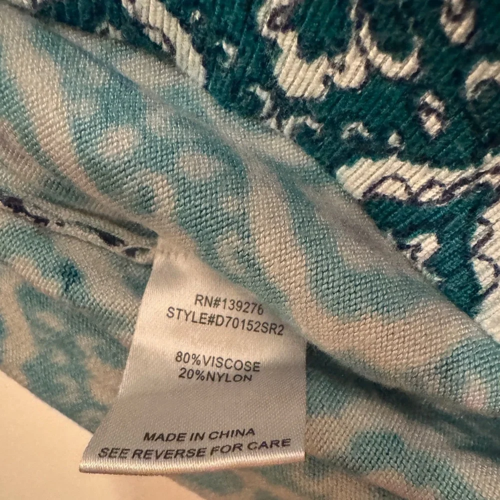 Daniel Rainn Aria Paisley Teal and White V-Neck Pullover Sweater XL